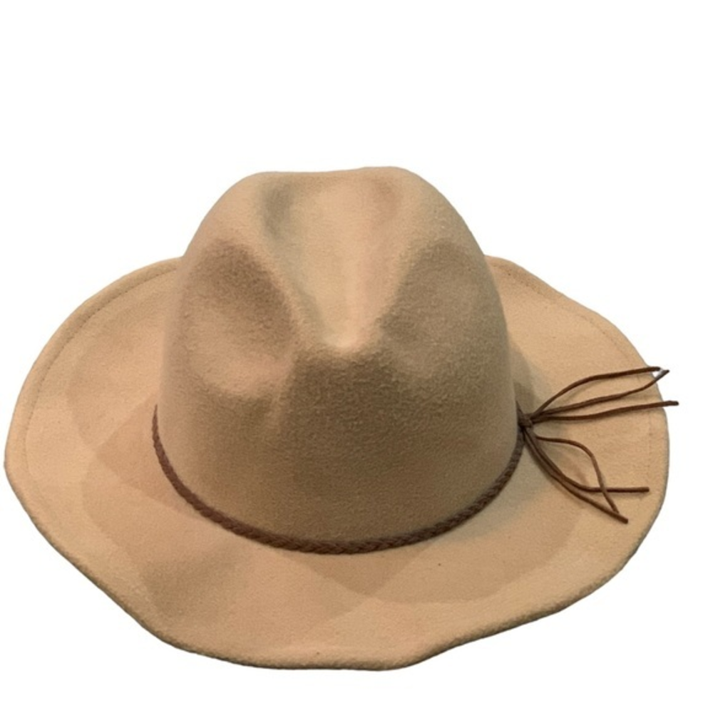 LIKE NEW D&Y Women’s‎ Tan Hat